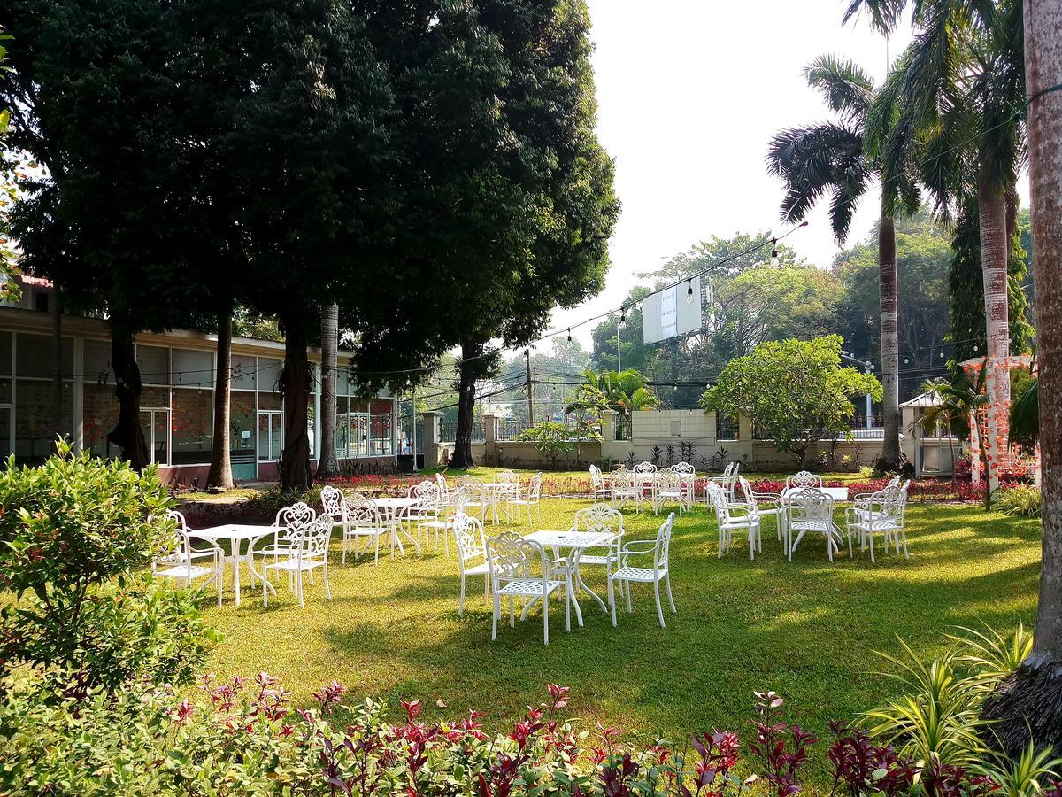 Ruby Garden Hotel Янгон Экстерьер фото