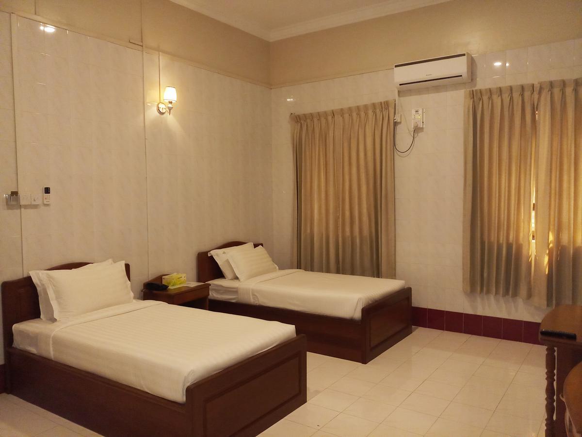 Ruby Garden Hotel Янгон Экстерьер фото