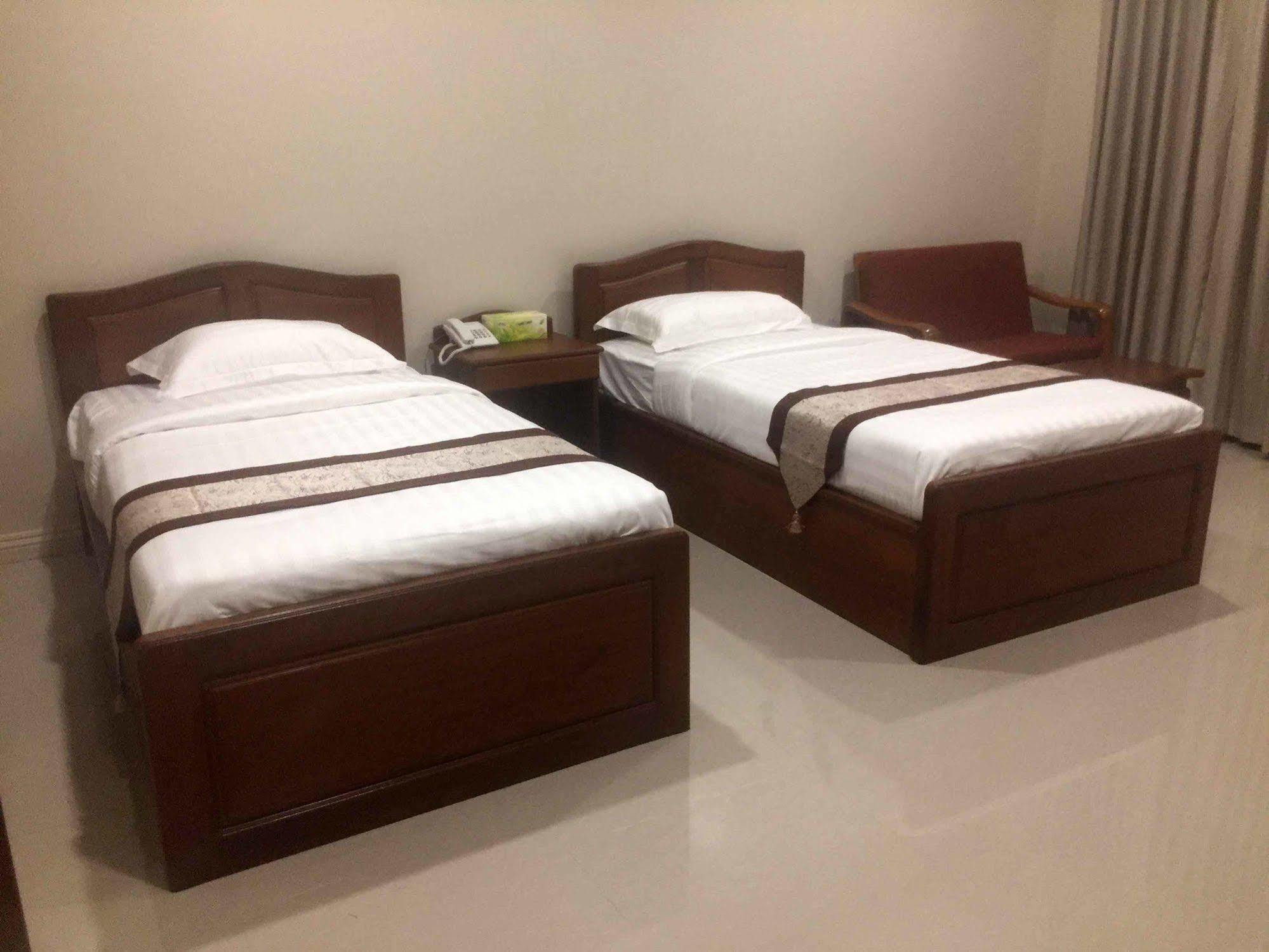 Ruby Garden Hotel Янгон Экстерьер фото